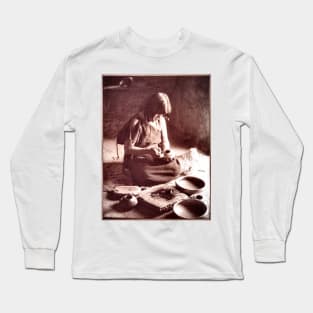 Native Hopi Potter Woman 1906, Edward S. Curtis Long Sleeve T-Shirt